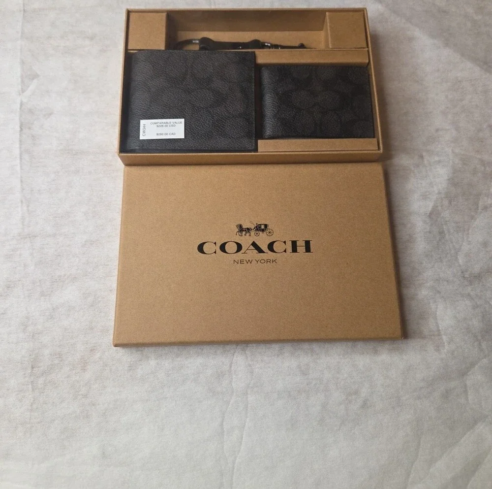 Coach Charcoal Black Signature 3 In 1 Wallet And Key Fob Boxed Gift Set